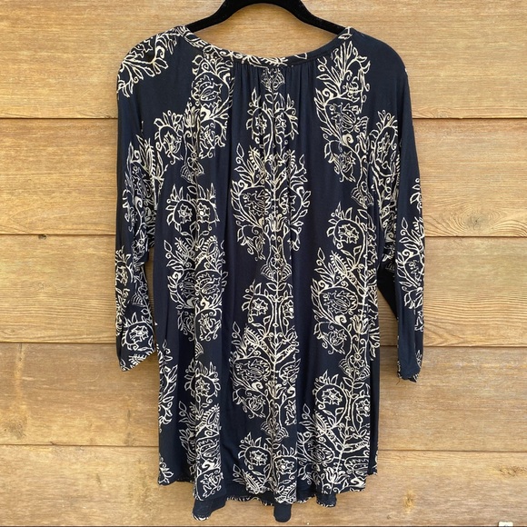 Lucky Brand Black Tunic with Gold Design - Picture 2 of 7
